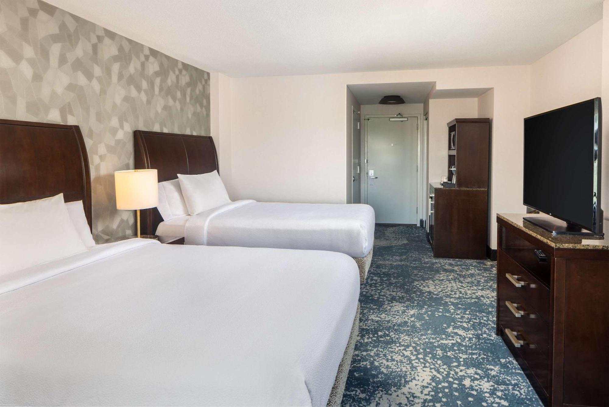 Hilton Garden Downtown 3*